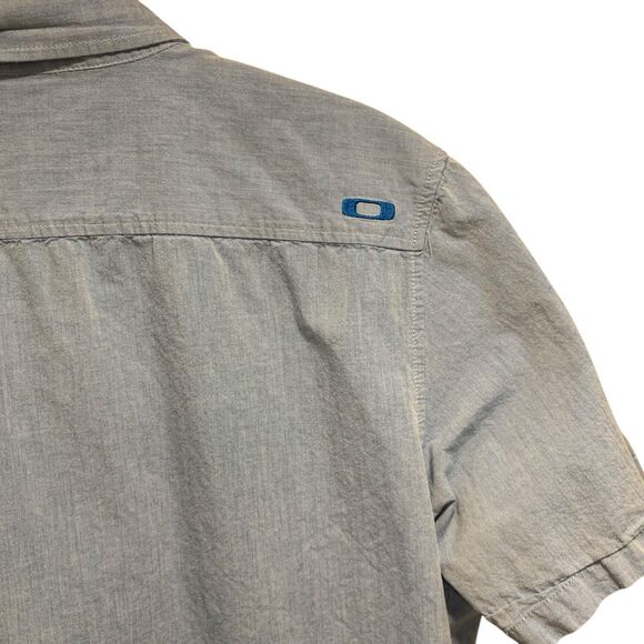 Oakley Mens Blue Short Sleeve Button Down Shirt L Beach Vacation Cruise Resort - Picture 6 of 7